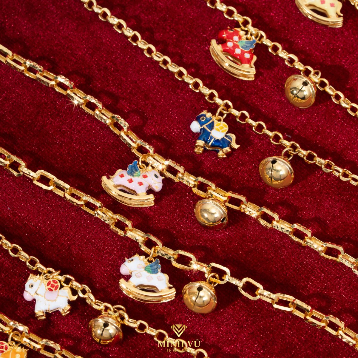 Lắc charm hình ngựa cho bé