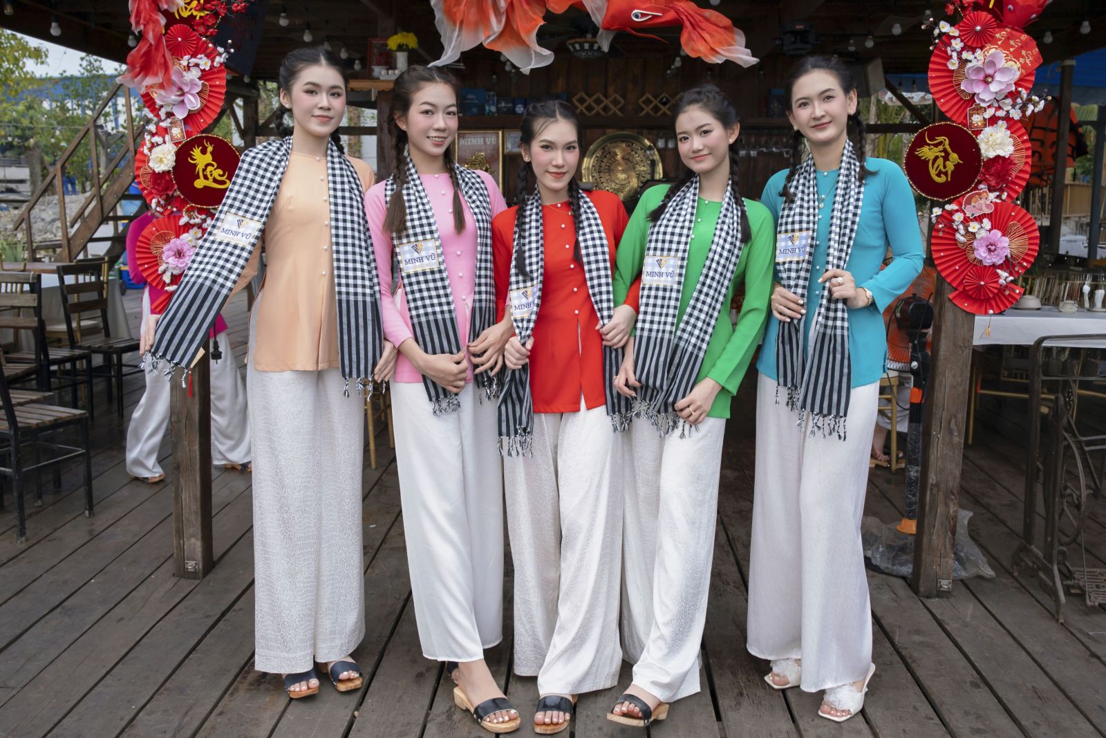 parody tết đong đầy - minh vũ jewelry